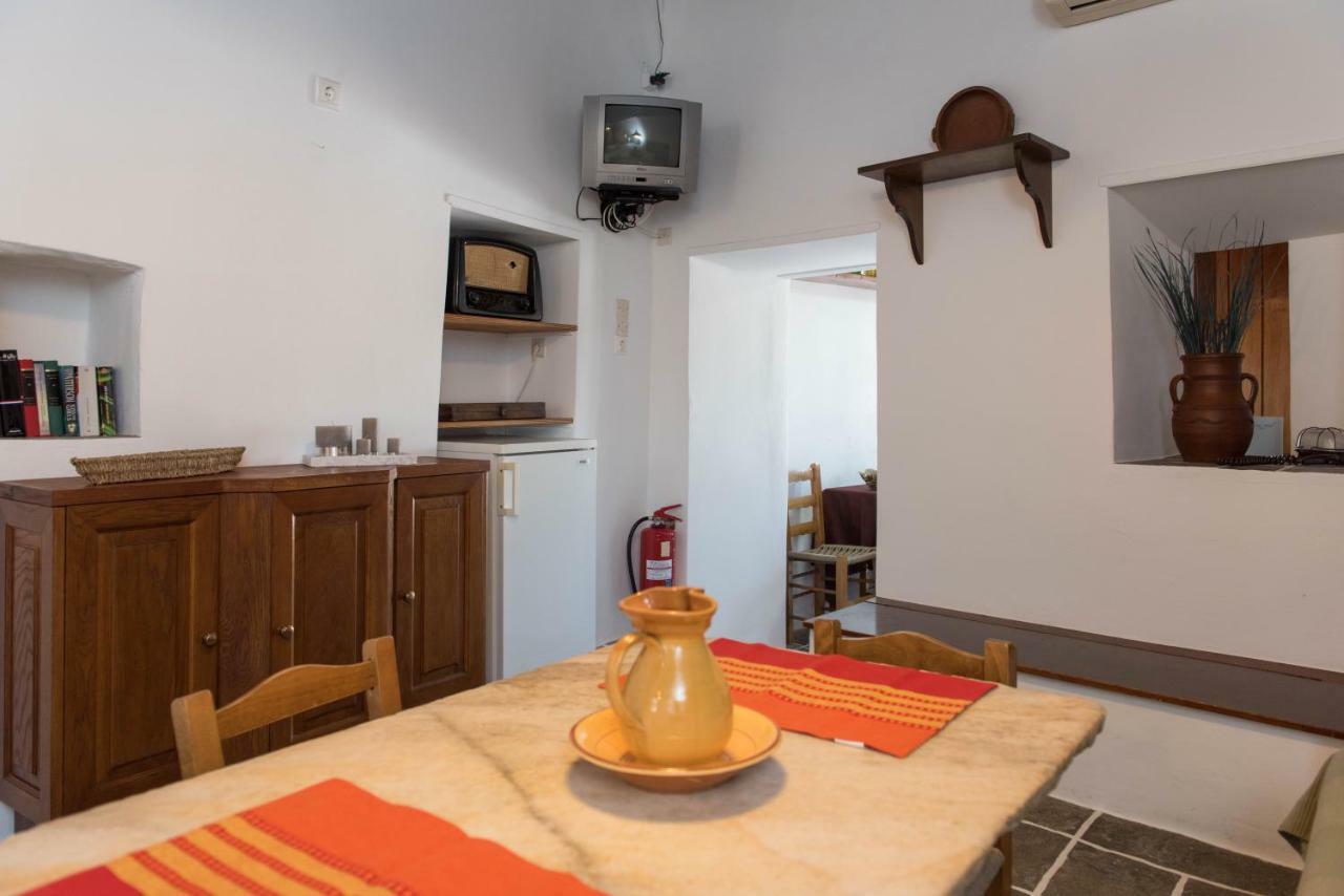Aris & Maria Houses Kastron  Bagian luar foto